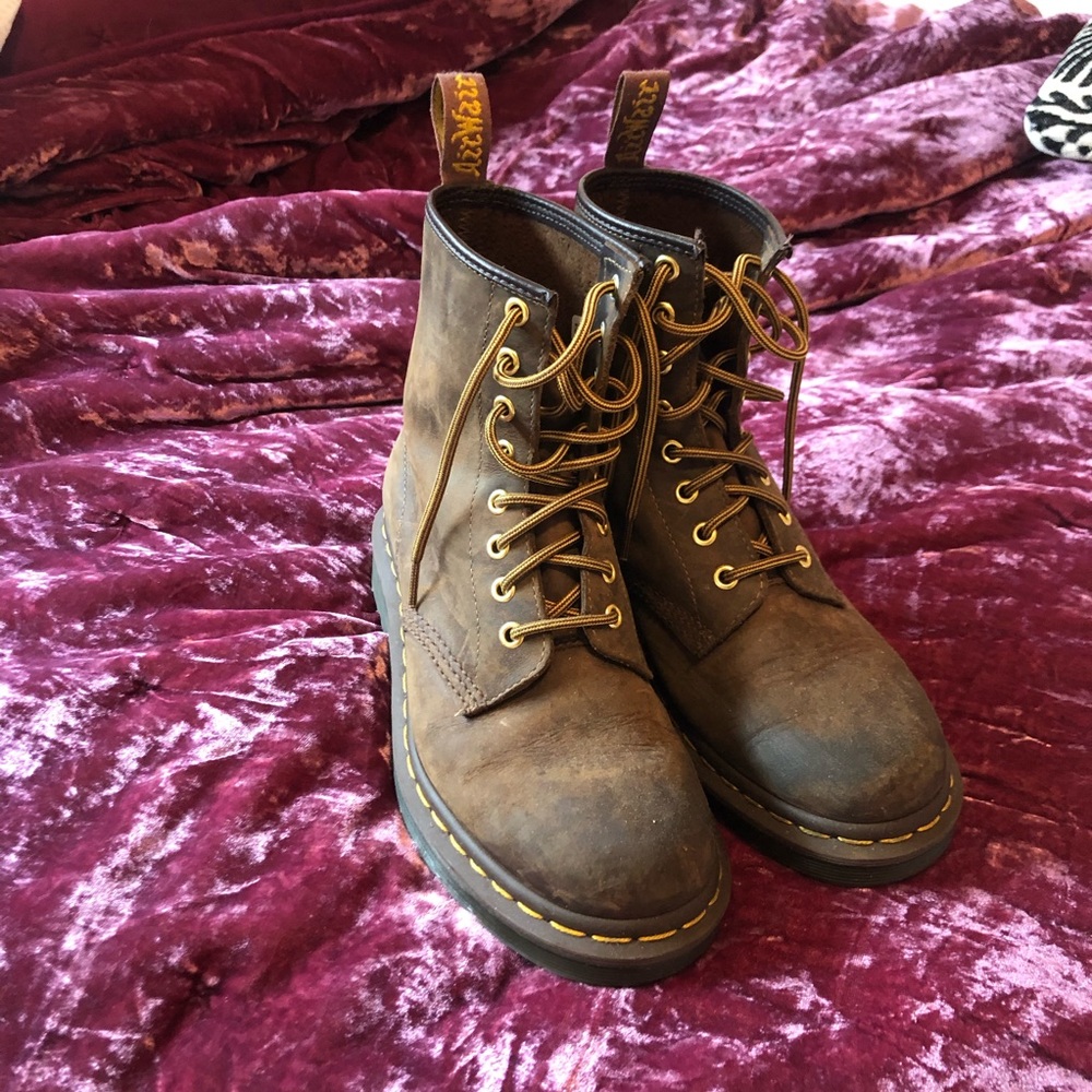 Brown Doc Martens 1460 crazy horse: LIKE NEW